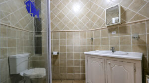 1 Bedroom bathroom at Pearly Shells Scottburgh