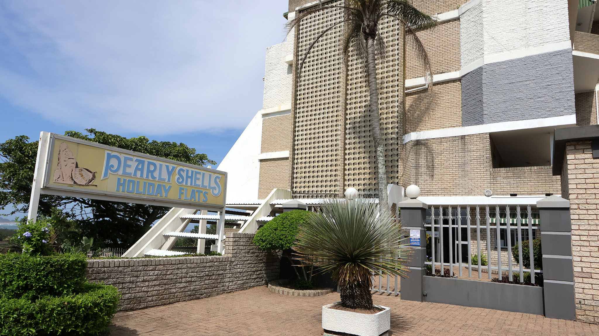 pearly shells entrance